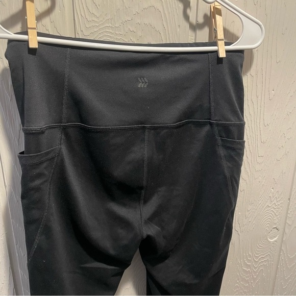 All In Motion Two Pocket Leggings / Yoga Pants - Picture 3 of 5